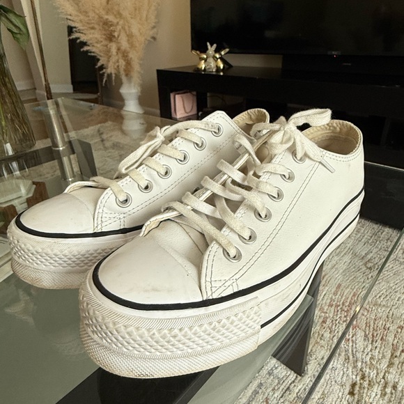 Converse Women's Classic leather White Low-Top Sneakers - Picture 6 of 9